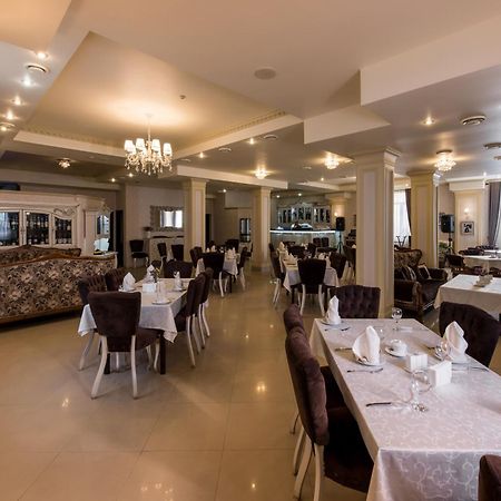 Premium Hotel Tsjernivtsi Eksteriør bilde