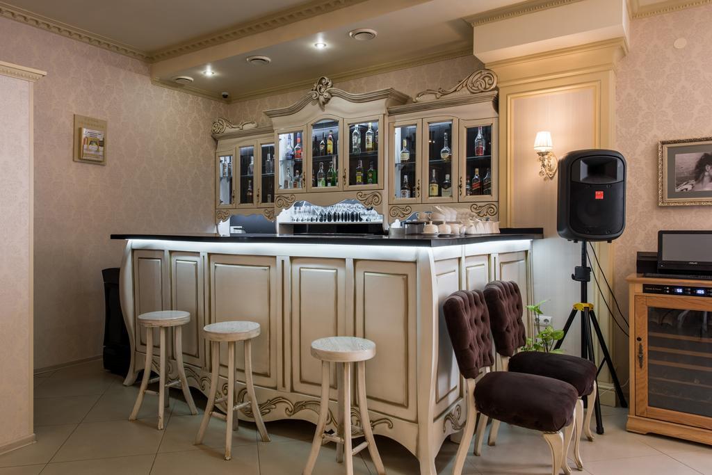 Premium Hotel Tsjernivtsi Eksteriør bilde