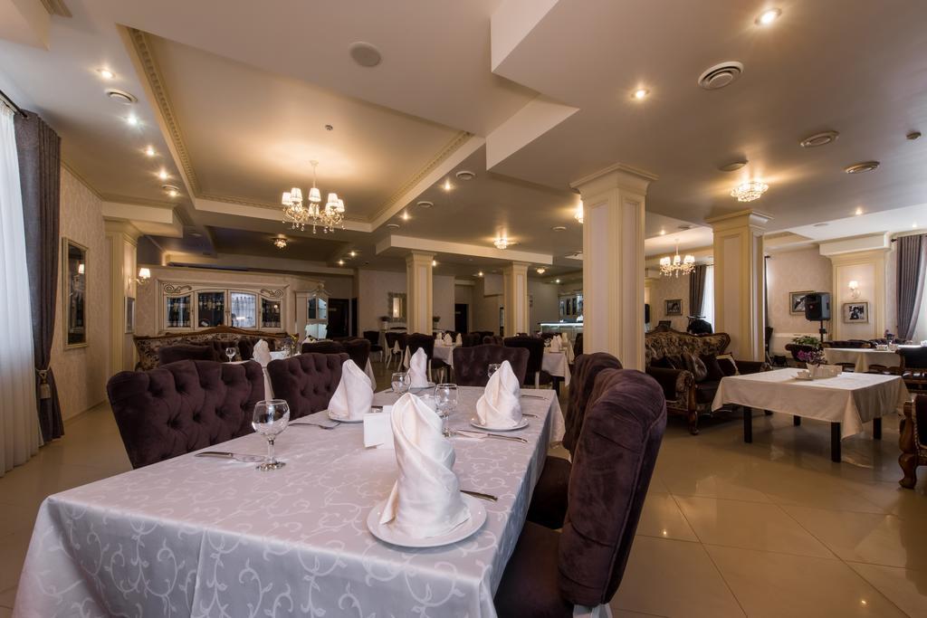 Premium Hotel Tsjernivtsi Eksteriør bilde