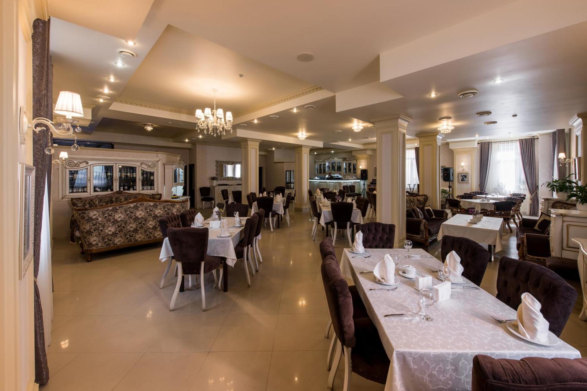 Premium Hotel Tsjernivtsi Eksteriør bilde