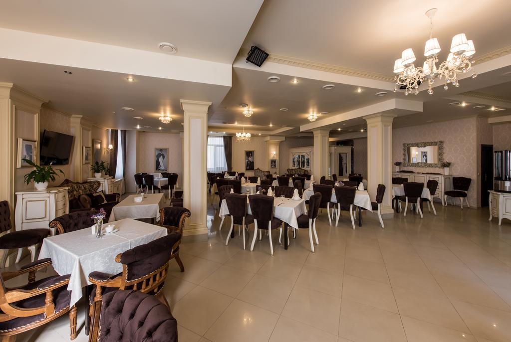 Premium Hotel Tsjernivtsi Eksteriør bilde