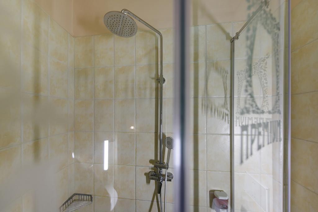 Premium Hotel Tsjernivtsi Eksteriør bilde