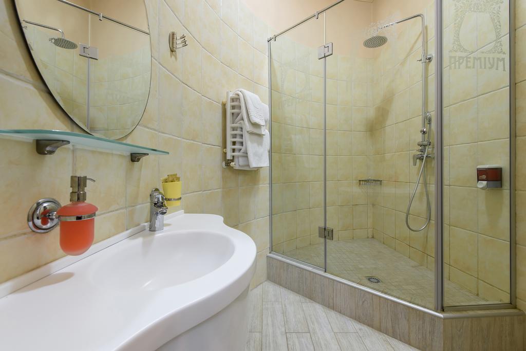 Premium Hotel Tsjernivtsi Eksteriør bilde