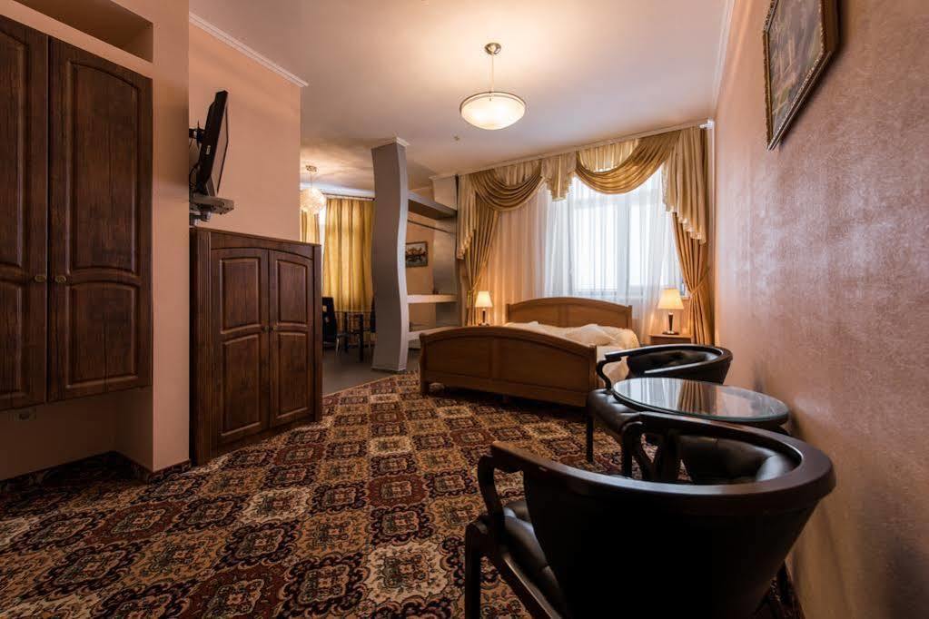 Premium Hotel Tsjernivtsi Eksteriør bilde